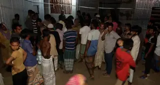 সিরাজগঞ্জে কাভার্ড ভ্যানের ধাক্কায় তিন মোটরসাইকেল আরোহী নিহত